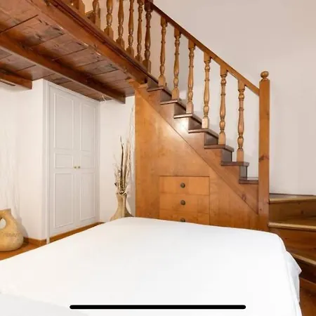 In Front Of Coliseum 2 روما