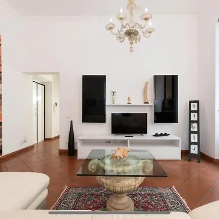 شقة In Front Of Coliseum 2